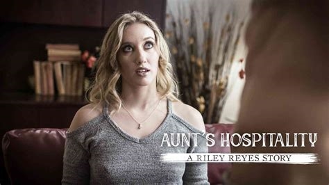 aunt's hospitality nude